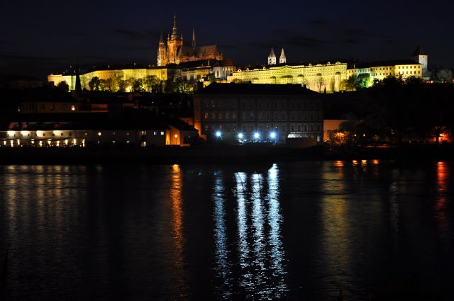 Vánoční obrázky - Pražský hrad v noci
Vánoční obrázky - Pražský hrad v noci
Keywords: Vánoční obrázky - Pražský hrad v noci,hrad