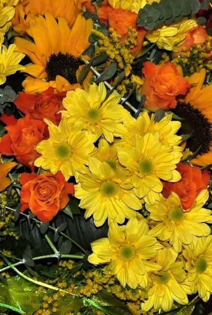 Přání žluté a oranžové květy
Žluté a oranžové květy - přání k narozeninám nebo svátku foto květiny bez textu v tiskové kvalitě ke stažení zdarma. Rozměry 17 x 11,5 cm pro obálku B6.
Keywords: Přání,blahopřání